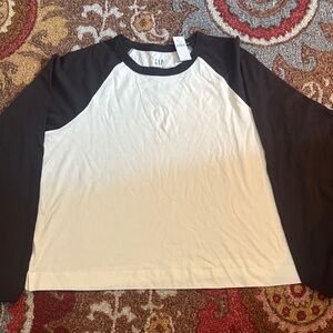 GAP Boxy Long Sleeve Raglan Tee